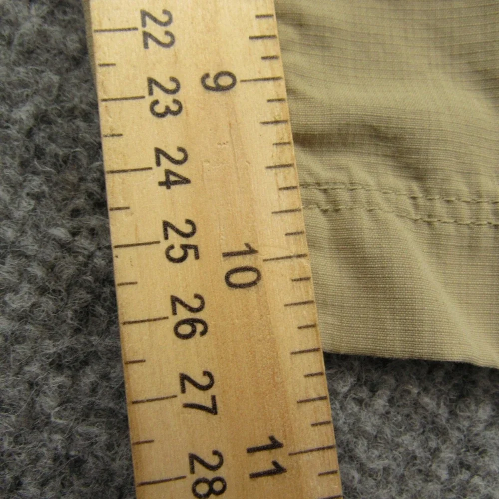 The North Face Shorts Men‎ Large Beige Nylon Outdoor Hiking Zipper Stow Pocket